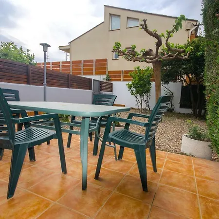 Casa Con Piscina Y Parking En Holiday home *