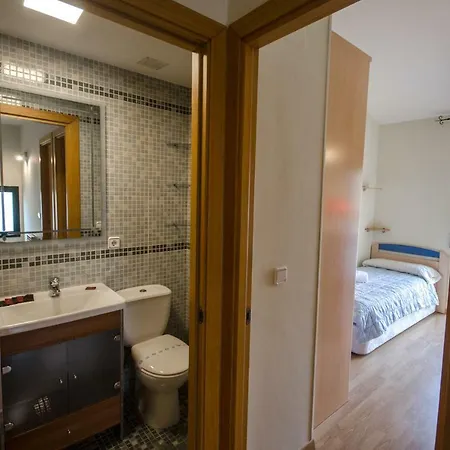 Casa Con Piscina Y Parking En *