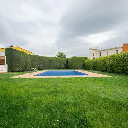 Casa Con Piscina Y Parking En