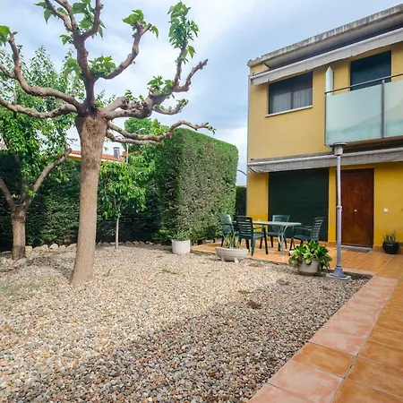 Casa Con Piscina Y Parking En Holiday home Girona