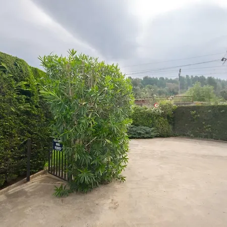 別荘 Casa Con Piscina Y Parking En